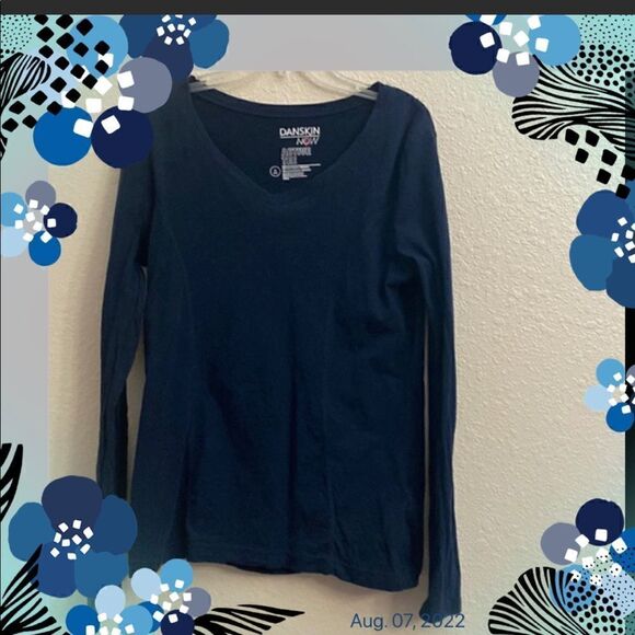 👕👕Danskin Now Active Navy Tee!! Size medium - Picture 1 of 4